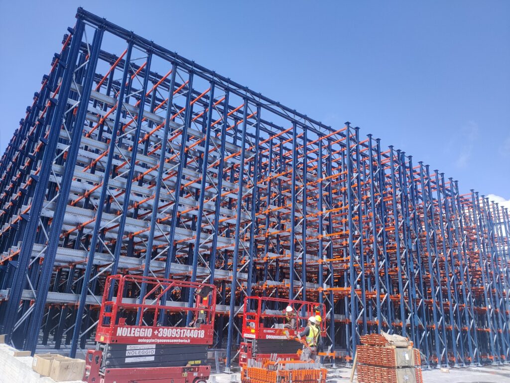 Struttura di un magazzino automatizzato verticale.
